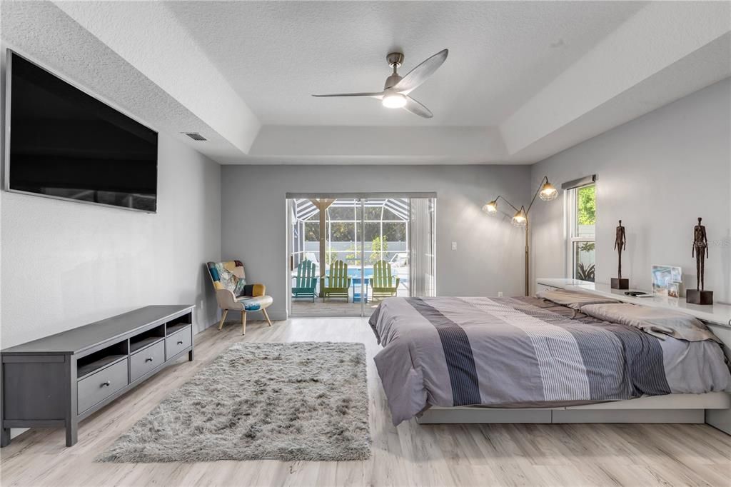 En Venta: $695,000 (4 camas, 3 baños, 2652 Pies cuadrados)