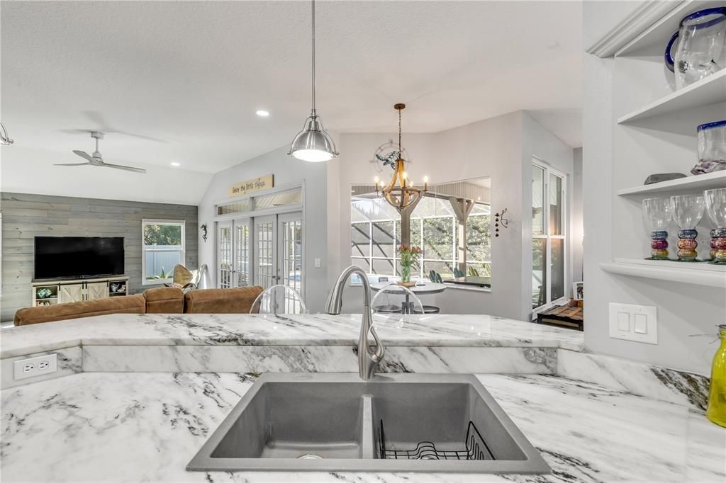 En Venta: $695,000 (4 camas, 3 baños, 2652 Pies cuadrados)