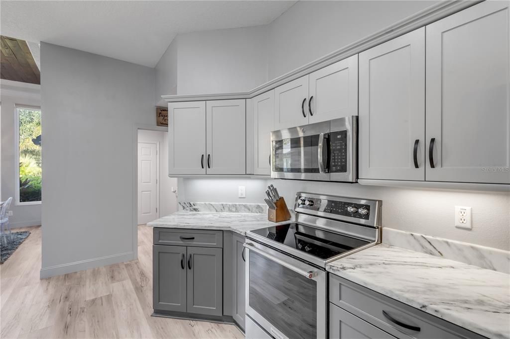 En Venta: $695,000 (4 camas, 3 baños, 2652 Pies cuadrados)