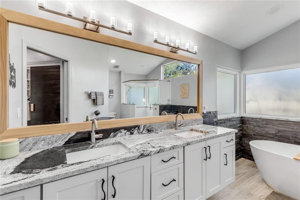 En Venta: $695,000 (4 camas, 3 baños, 2652 Pies cuadrados)