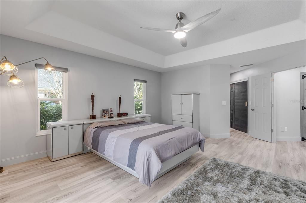 En Venta: $695,000 (4 camas, 3 baños, 2652 Pies cuadrados)