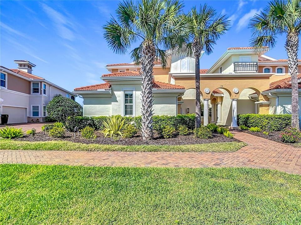 For Sale: $625,000 (3 beds, 2 baths, 2376 Square Feet)