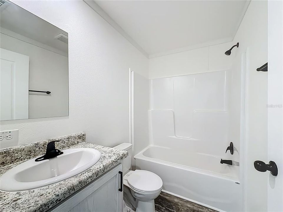 На продажу: $209,000 (3 спален, 2 ванн, 1493 Квадратных фут)