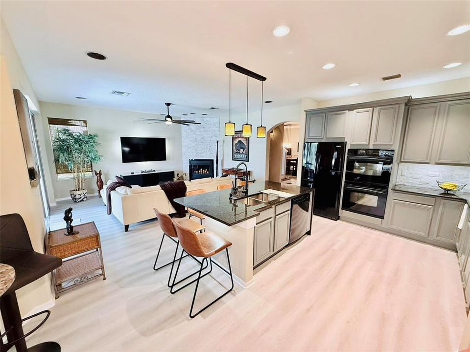 待售: $785,000 (5 贝兹, 5 浴室, 3452 平方英尺)