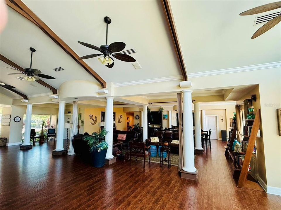 待售: $785,000 (5 贝兹, 5 浴室, 3452 平方英尺)