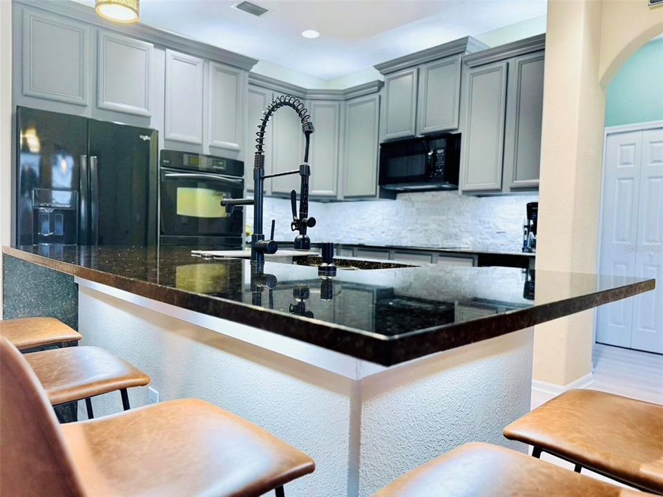 待售: $785,000 (5 贝兹, 5 浴室, 3452 平方英尺)