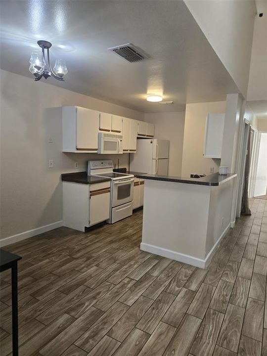 For Sale: $170,000 (2 beds, 1 baths, 1342 Square Feet)