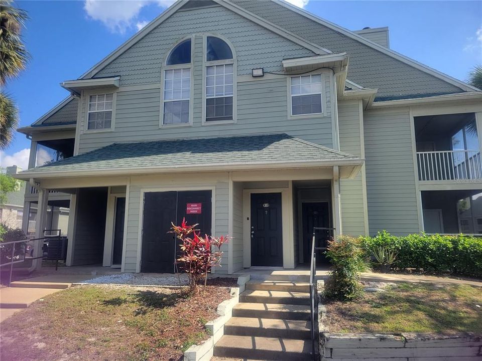 For Sale: $170,000 (2 beds, 1 baths, 1342 Square Feet)