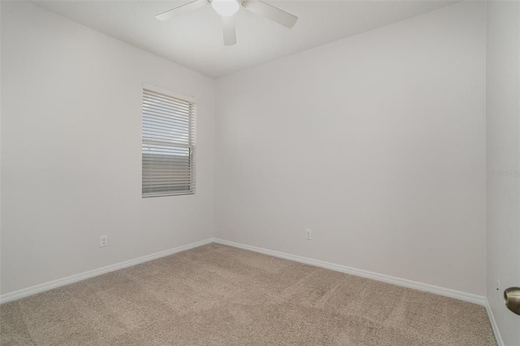 На продажу: $330,000 (4 спален, 2 ванн, 1878 Квадратных фут)