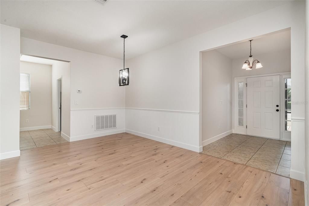 На продажу: $330,000 (4 спален, 2 ванн, 1878 Квадратных фут)