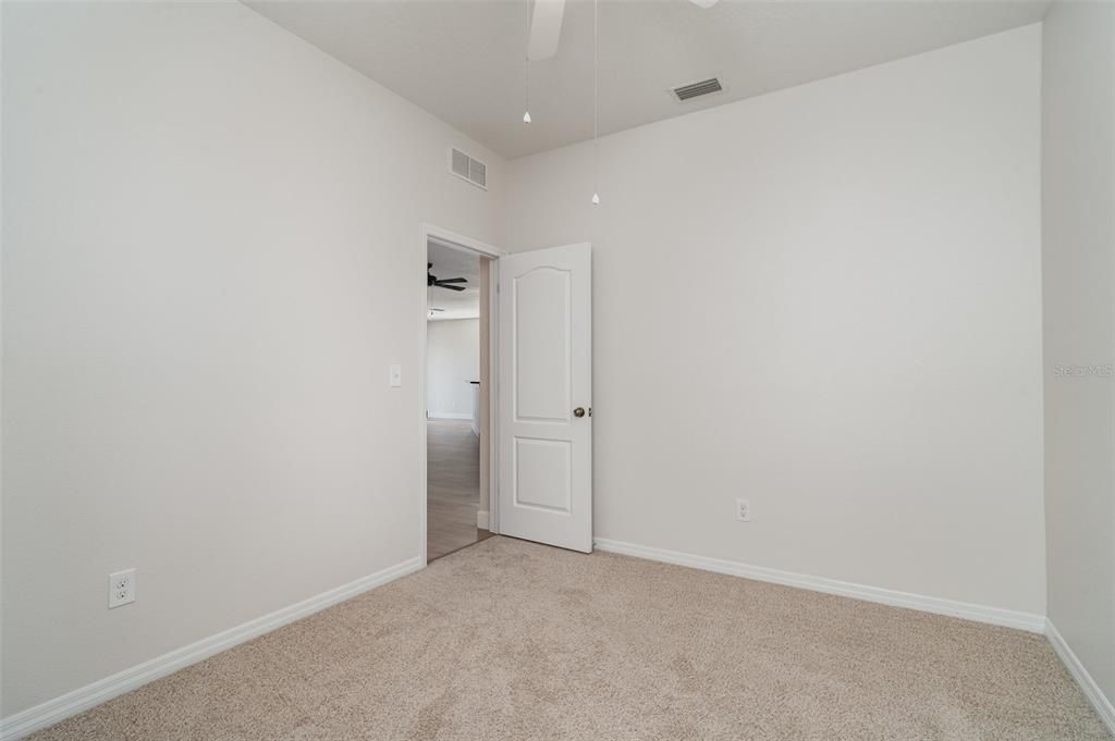 На продажу: $330,000 (4 спален, 2 ванн, 1878 Квадратных фут)