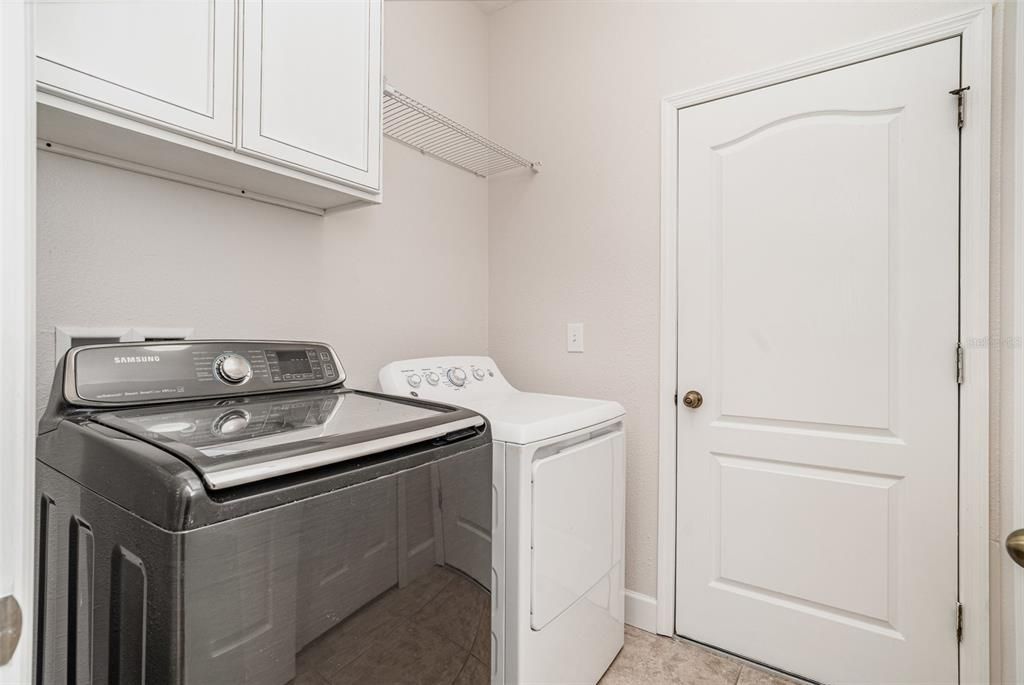 На продажу: $330,000 (4 спален, 2 ванн, 1878 Квадратных фут)