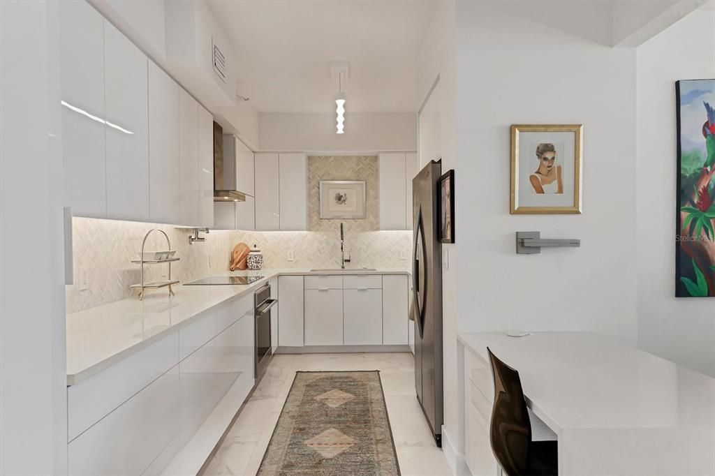 For Sale: $1,950,000 (2 beds, 2 baths, 1350 Square Feet)