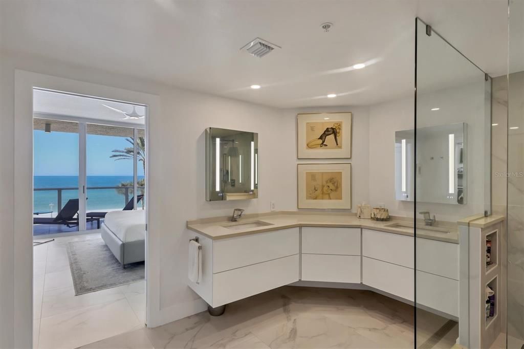 For Sale: $1,950,000 (2 beds, 2 baths, 1350 Square Feet)