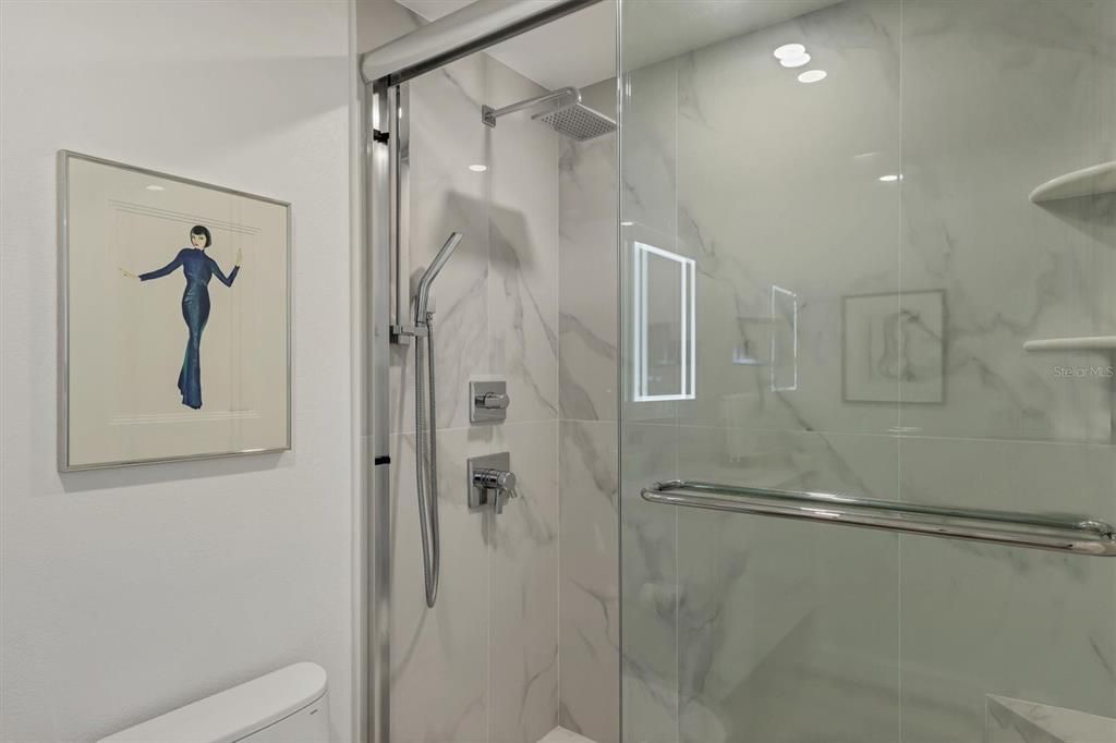 For Sale: $1,950,000 (2 beds, 2 baths, 1350 Square Feet)