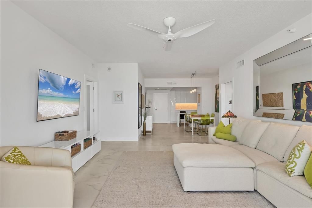 For Sale: $1,950,000 (2 beds, 2 baths, 1350 Square Feet)