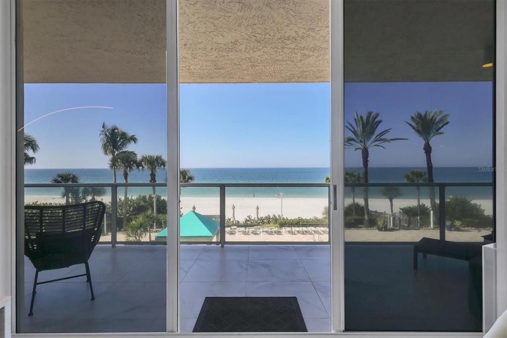 For Sale: $1,950,000 (2 beds, 2 baths, 1350 Square Feet)