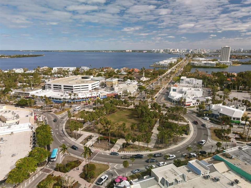 For Sale: $1,950,000 (2 beds, 2 baths, 1350 Square Feet)