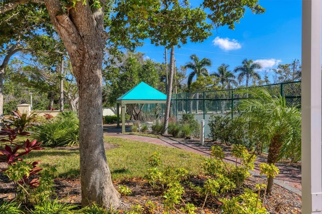 For Sale: $1,950,000 (2 beds, 2 baths, 1350 Square Feet)