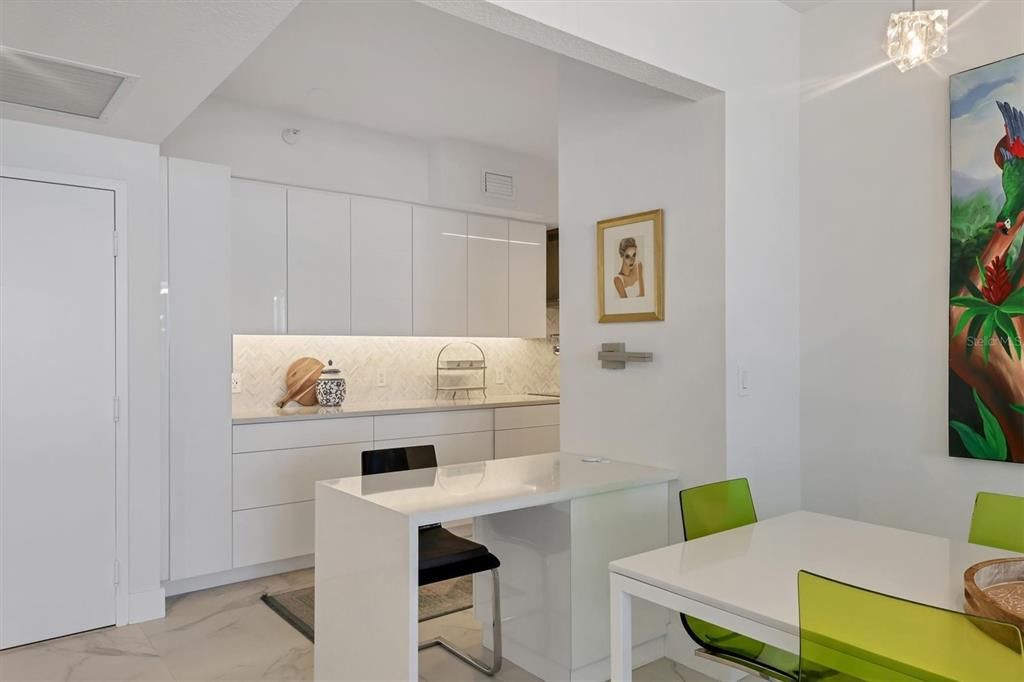 For Sale: $1,950,000 (2 beds, 2 baths, 1350 Square Feet)