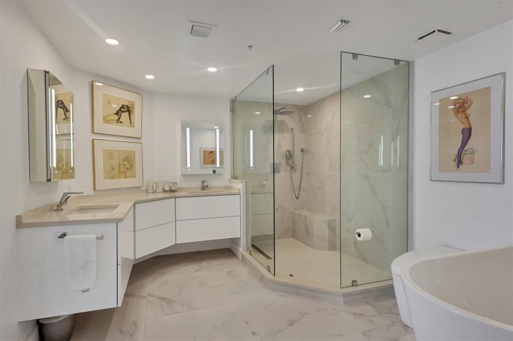 For Sale: $1,950,000 (2 beds, 2 baths, 1350 Square Feet)