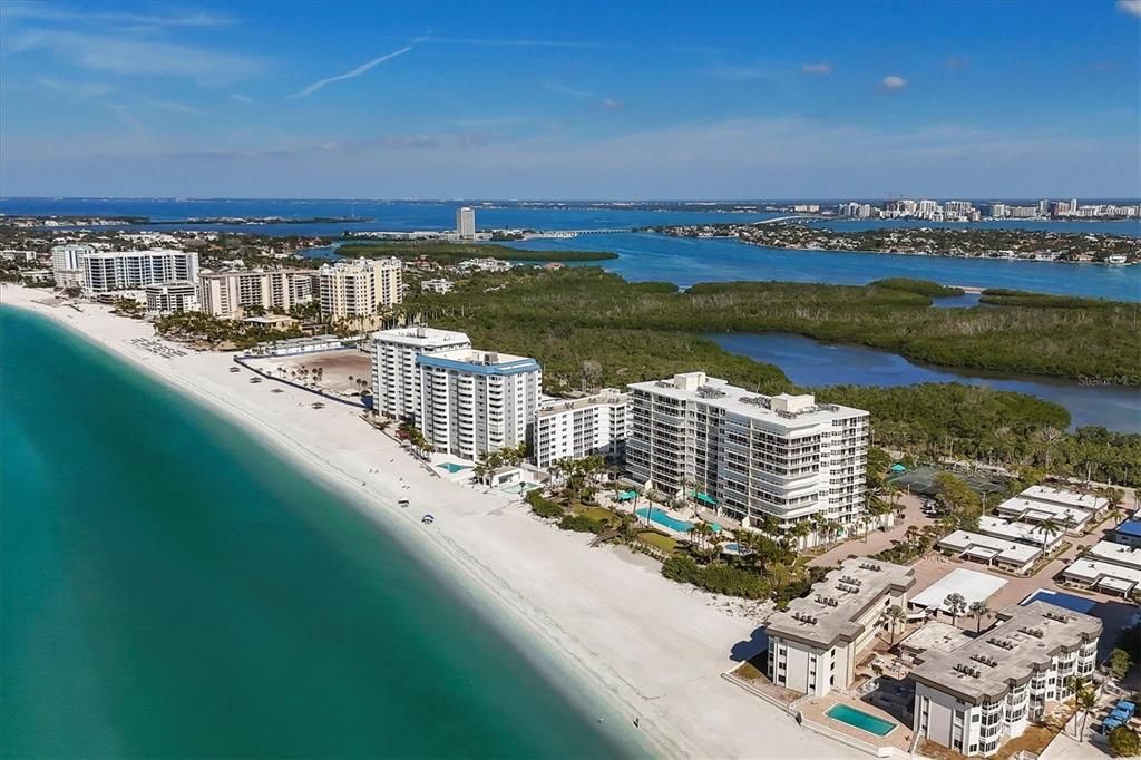 For Sale: $1,950,000 (2 beds, 2 baths, 1350 Square Feet)