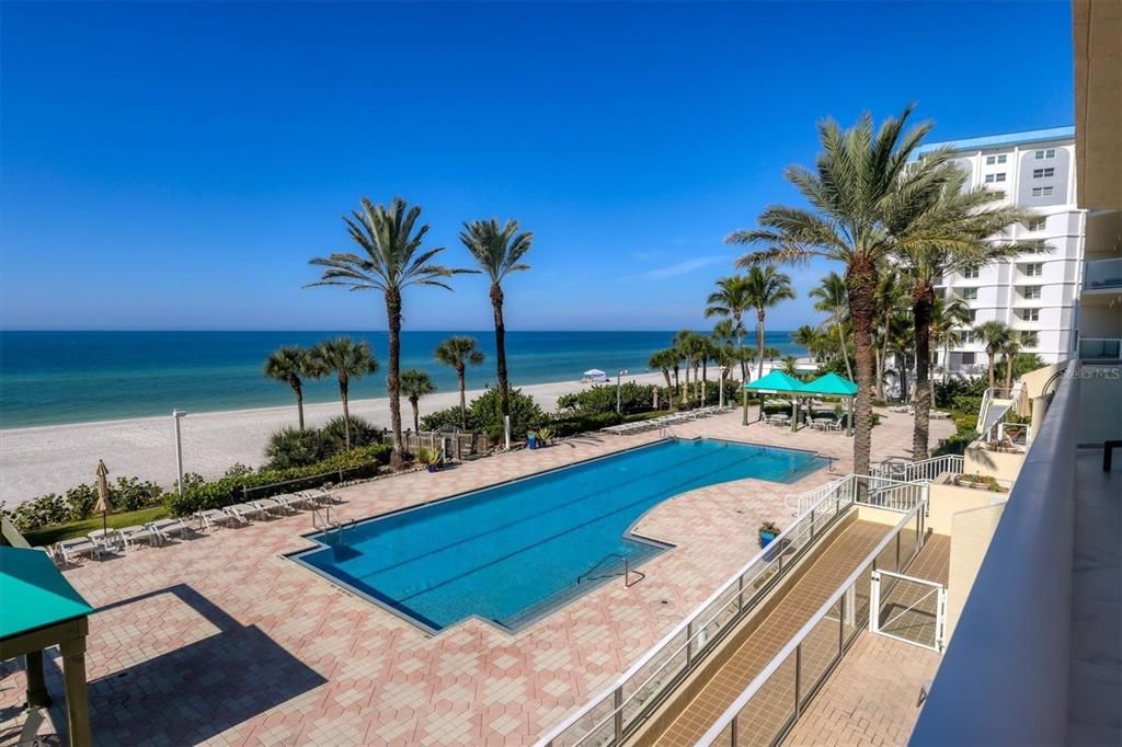 For Sale: $1,950,000 (2 beds, 2 baths, 1350 Square Feet)