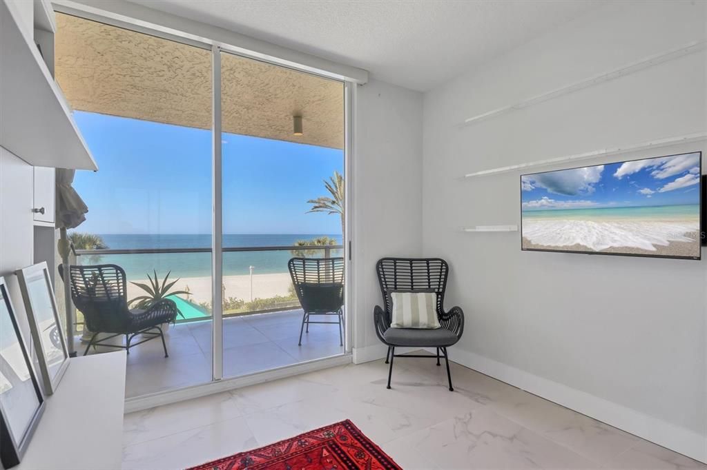 For Sale: $1,950,000 (2 beds, 2 baths, 1350 Square Feet)