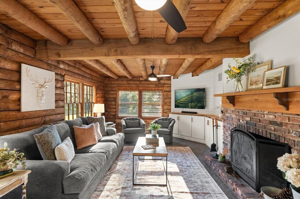 For Sale: $840,000 (4 beds, 2 baths, 2890 Square Feet)