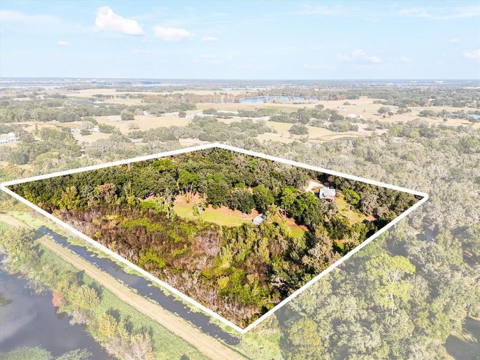 For Sale: $840,000 (4 beds, 2 baths, 2890 Square Feet)