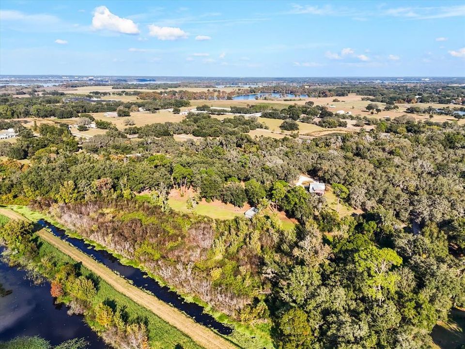 For Sale: $840,000 (4 beds, 2 baths, 2890 Square Feet)