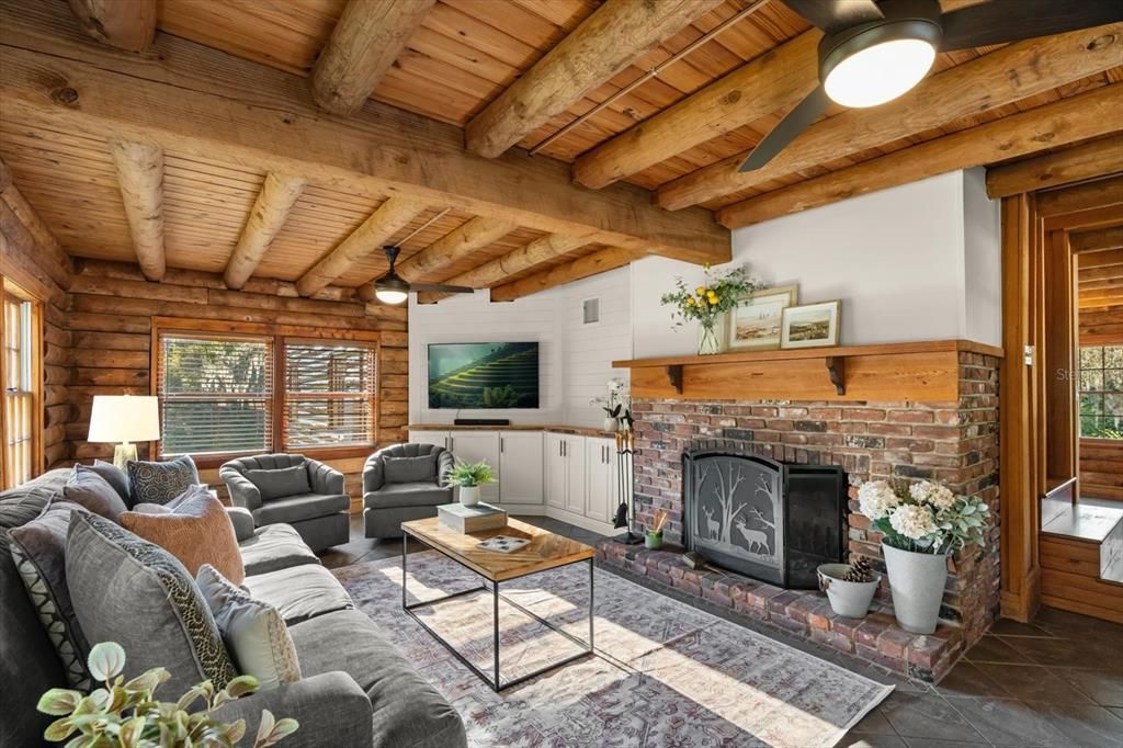 For Sale: $840,000 (4 beds, 2 baths, 2890 Square Feet)