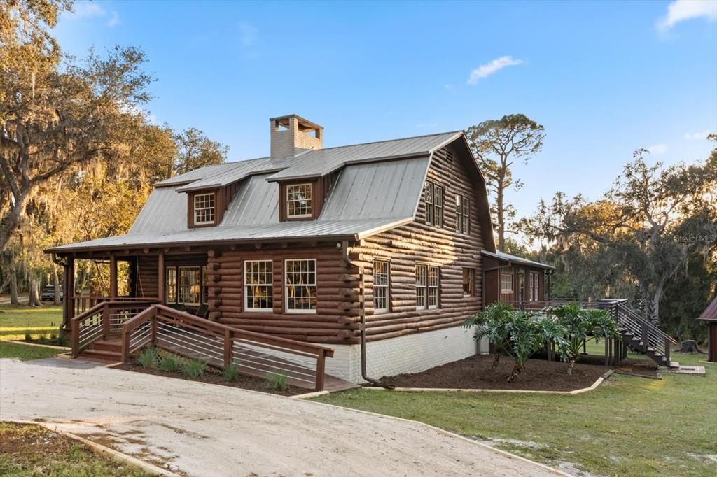 For Sale: $840,000 (4 beds, 2 baths, 2890 Square Feet)