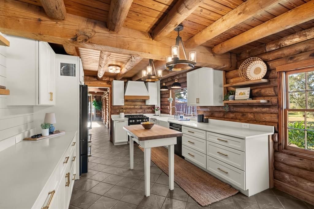 For Sale: $840,000 (4 beds, 2 baths, 2890 Square Feet)