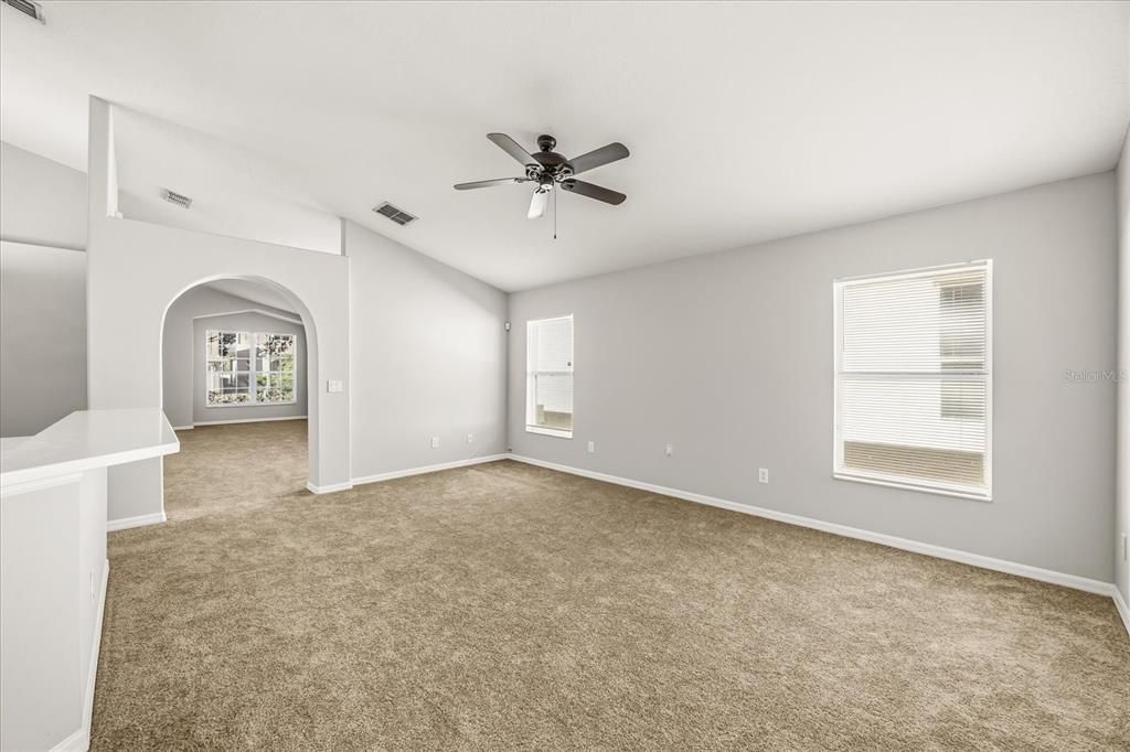 For Rent: $2,600 (3 beds, 2 baths, 1852 Square Feet)