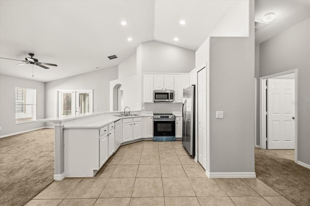 For Rent: $2,600 (3 beds, 2 baths, 1852 Square Feet)