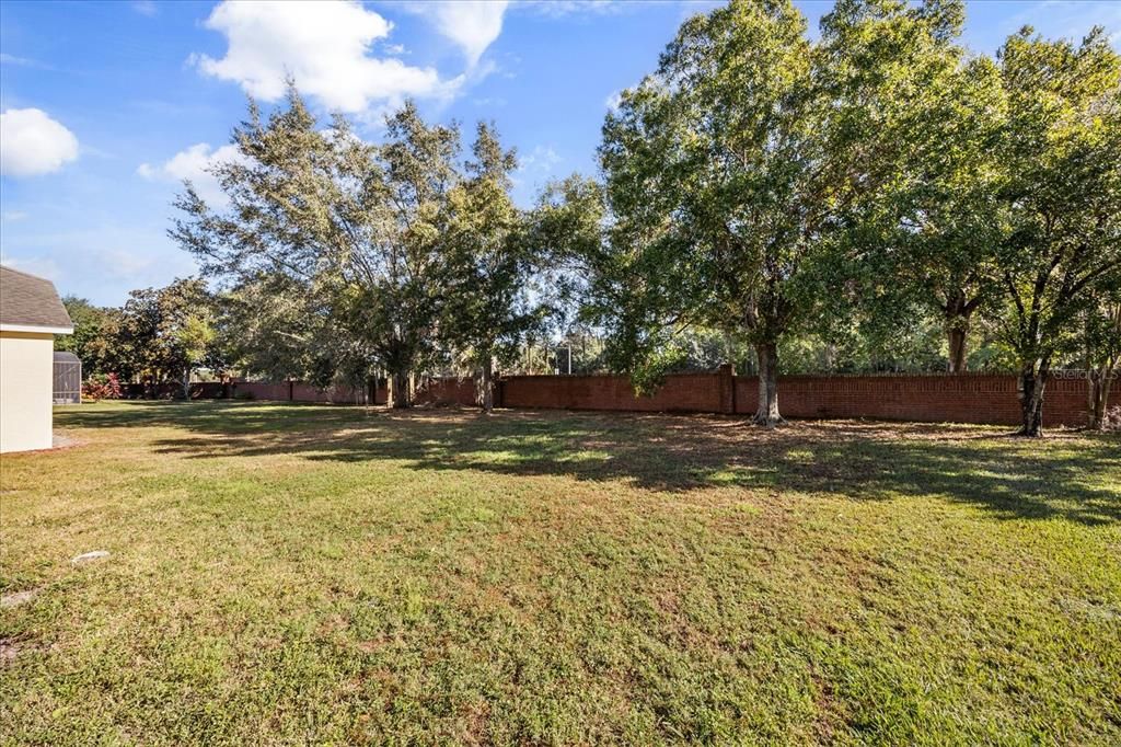 For Rent: $2,600 (3 beds, 2 baths, 1852 Square Feet)