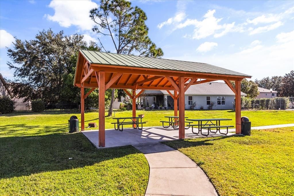 For Rent: $2,600 (3 beds, 2 baths, 1852 Square Feet)