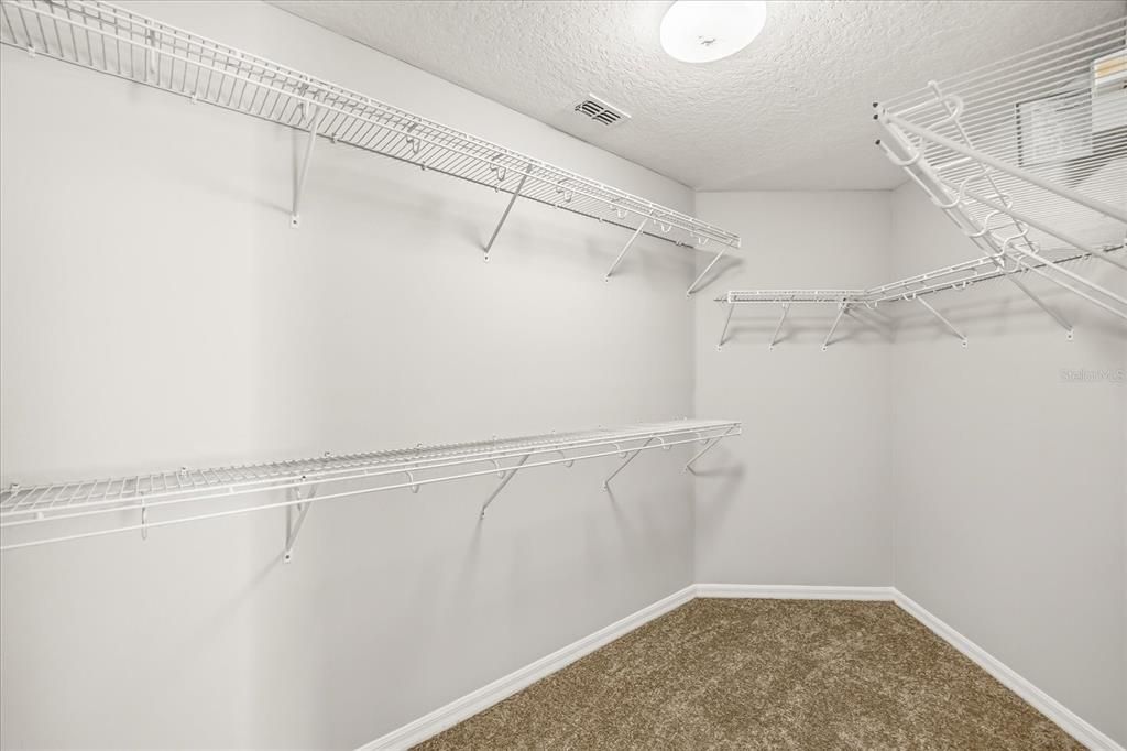 For Rent: $2,600 (3 beds, 2 baths, 1852 Square Feet)