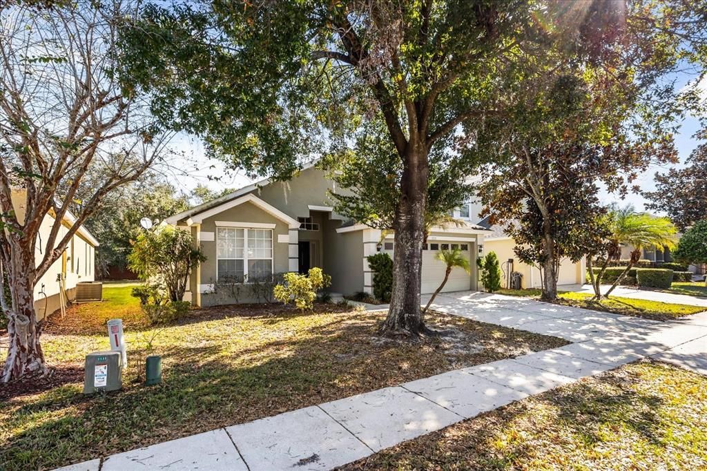 For Rent: $2,600 (3 beds, 2 baths, 1852 Square Feet)