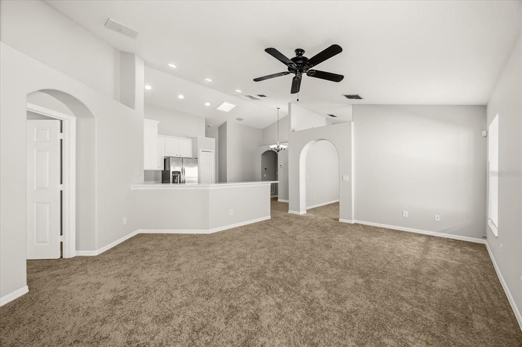 For Rent: $2,600 (3 beds, 2 baths, 1852 Square Feet)