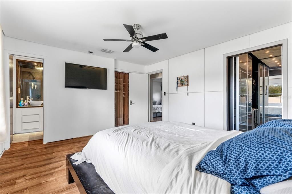 На продажу: $599,000 (3 спален, 2 ванн, 1946 Квадратных фут)