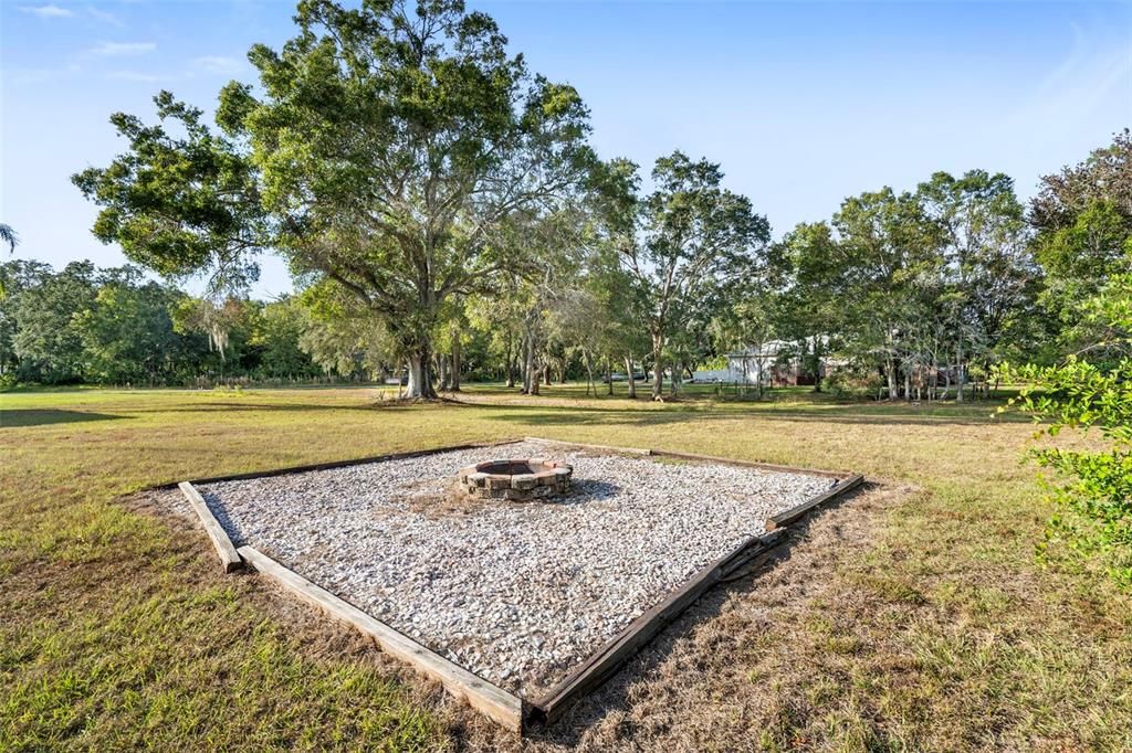 На продажу: $599,000 (3 спален, 2 ванн, 1946 Квадратных фут)