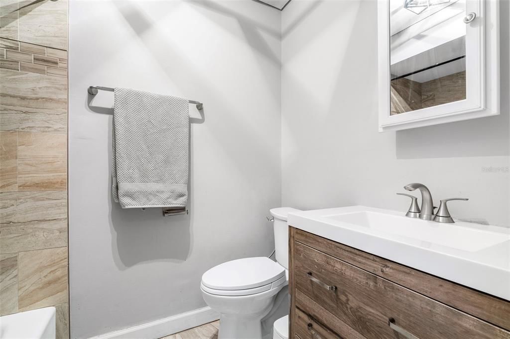 На продажу: $599,000 (3 спален, 2 ванн, 1946 Квадратных фут)