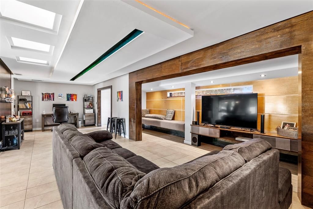 На продажу: $599,000 (3 спален, 2 ванн, 1946 Квадратных фут)