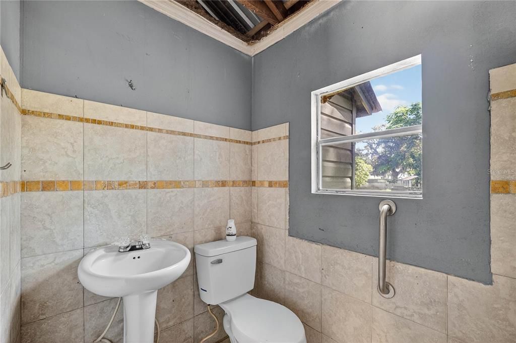 待售: $99,900 (3 贝兹, 2 浴室, 1268 平方英尺)