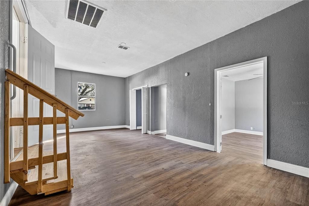 待售: $99,900 (3 贝兹, 2 浴室, 1268 平方英尺)