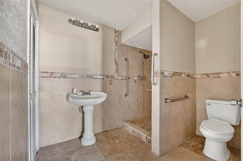 待售: $99,900 (3 贝兹, 2 浴室, 1268 平方英尺)