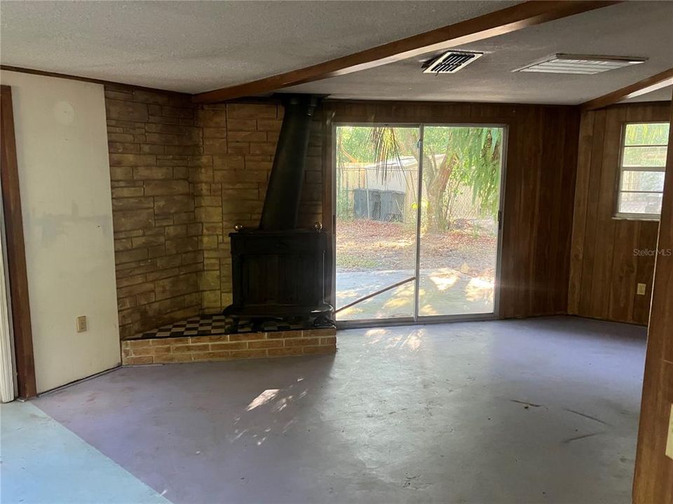 待售: $180,000 (3 贝兹, 2 浴室, 950 平方英尺)