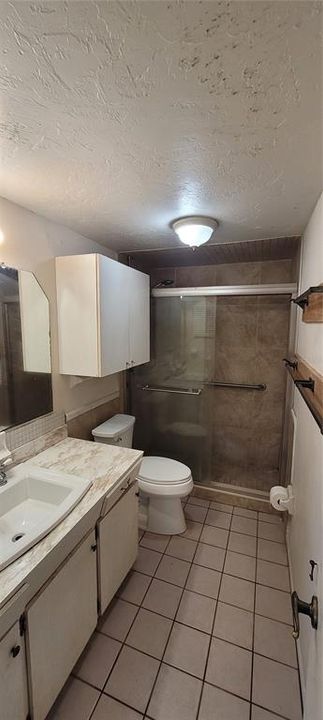 For Sale: $239,000 (2 beds, 1 baths, 832 Square Feet)